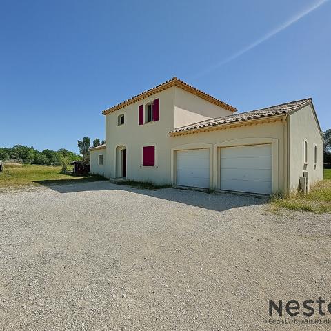 Villa Trets 6 pièce(s) 175 m2 sur 10000 m2 de terrain avec chambre en rdc