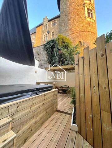 À LOUER Maison de ville 2 Chambres 90 m2 LAVAL HYPER CENTRE