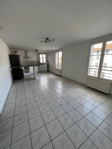 REF 11431 - 10 rue Sous Sainte Claire - F3 au 3ème étage