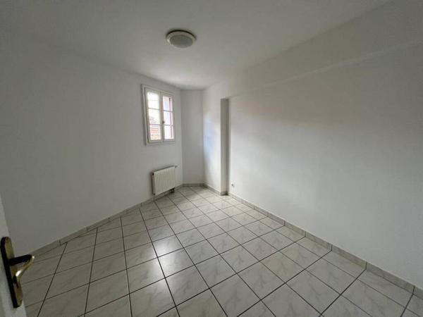 REF 11431 - 10 rue Sous Sainte Claire - F3 au 3ème étage