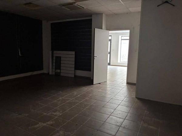 ST ETIENNE CARNOT LOCAL 80 m2