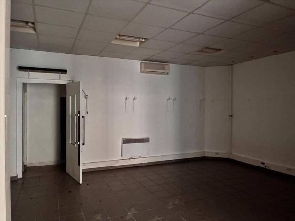 ST ETIENNE CARNOT LOCAL 80 m2