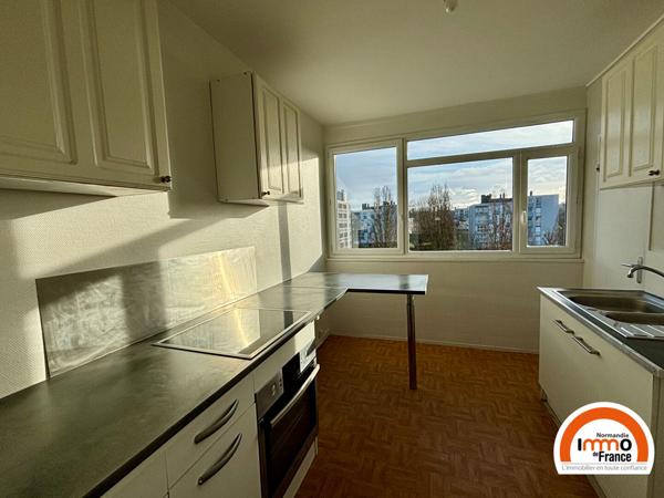 MONT SAINT AIGNAN A COTE DES UNIVERSITES - F4 de 73,57 m²  avec balcon