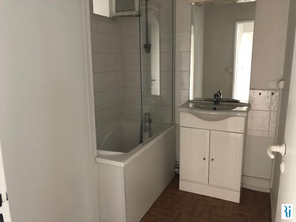 MONT SAINT AIGNAN A COTE DES UNIVERSITES - F4 de 73,57 m²  avec balcon