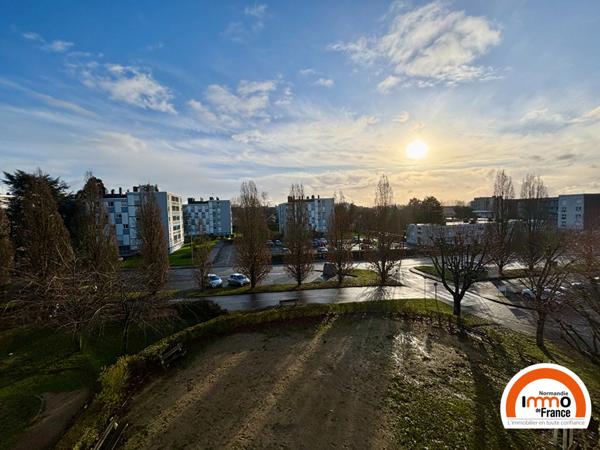 MONT SAINT AIGNAN A COTE DES UNIVERSITES - F4 de 73,57 m²  avec balcon