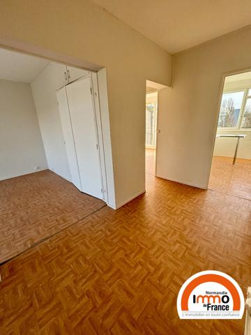 MONT SAINT AIGNAN A COTE DES UNIVERSITES - F4 de 73,57 m²  avec balcon