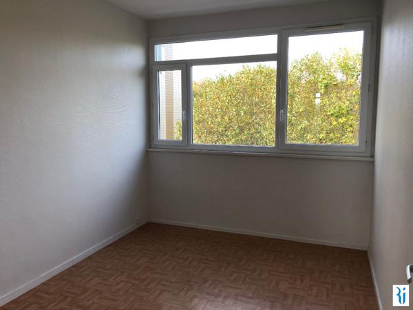 MONT SAINT AIGNAN A COTE DES UNIVERSITES - F4 de 73,57 m²  avec balcon