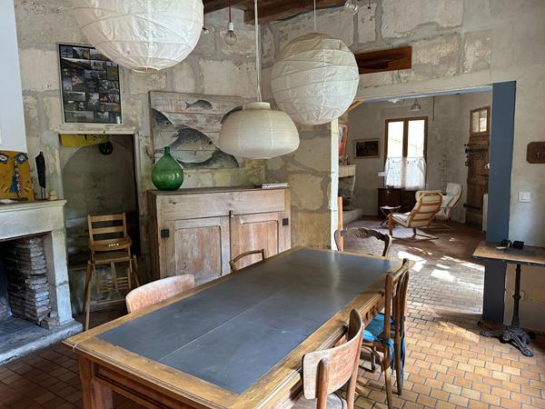RARE À ROCHEFORT ? MAISON AU CALME AVEC JARDIN DANS UNE RUE TRÈS PRISÉE