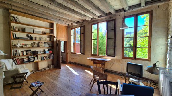 RARE À ROCHEFORT ? MAISON AU CALME AVEC JARDIN DANS UNE RUE TRÈS PRISÉE