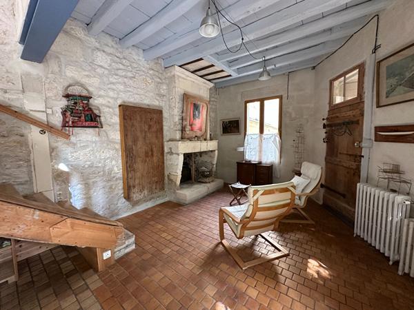 RARE À ROCHEFORT ? MAISON AU CALME AVEC JARDIN DANS UNE RUE TRÈS PRISÉE