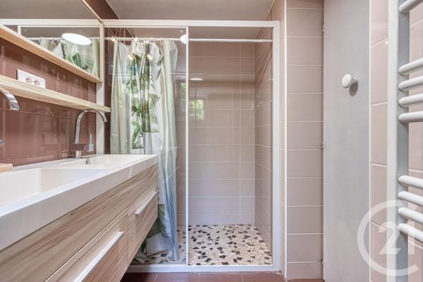 Appartement F5 à vendre  5 pièces - 80 m2 RUMILLY - 74