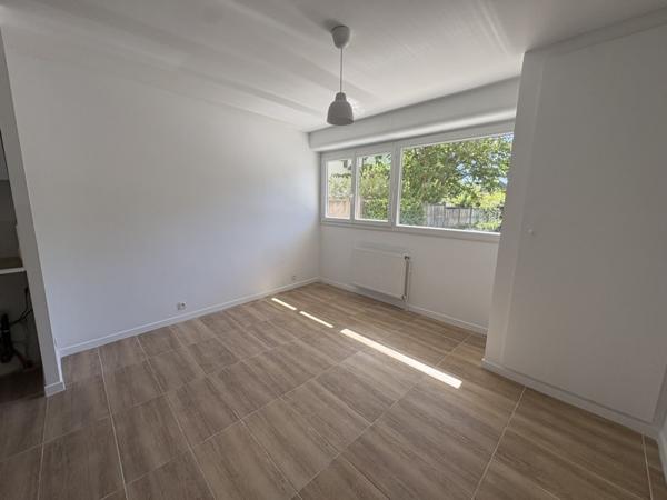 Appartement à louer 650 € CC Talence 1 pièce 19 m² DPE D