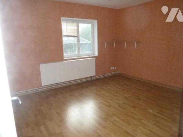 Bâtiment commercial et d'activités à VENDRE à PROVILLE