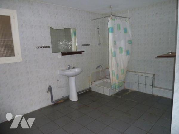 Bâtiment commercial et d'activités à VENDRE à PROVILLE