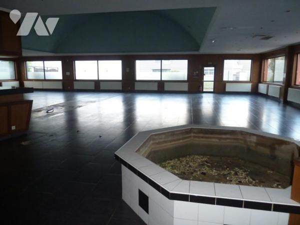 Bâtiment commercial et d'activités à VENDRE à PROVILLE