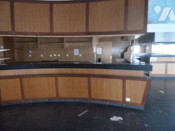 Bâtiment commercial et d'activités à VENDRE à PROVILLE