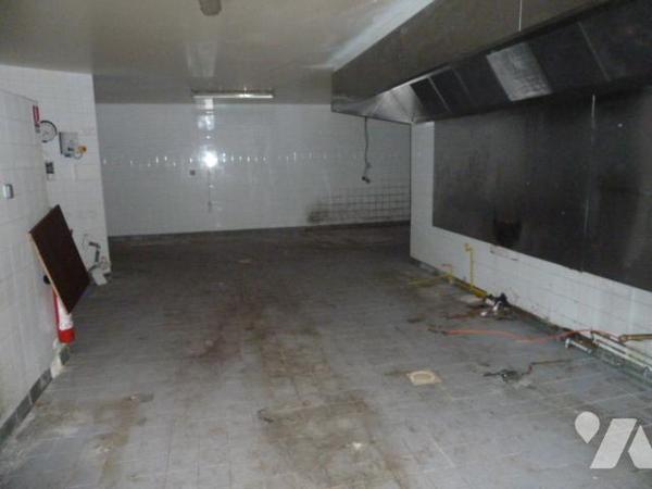 Bâtiment commercial et d'activités à VENDRE à PROVILLE