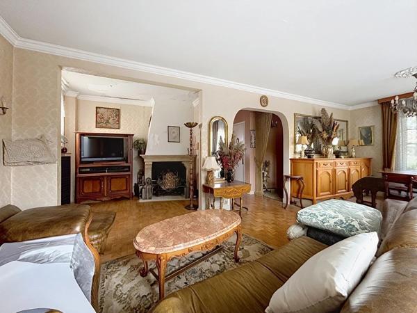 Vente                                                      Maison
                        
                     7 pièces                      118 m2                     à Yerres