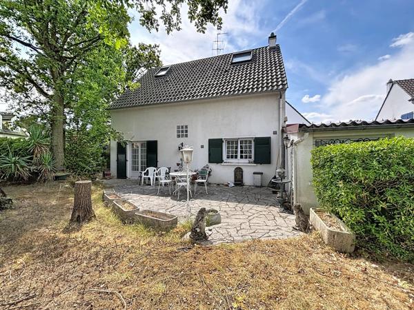 Vente                                                      Maison
                        
                     7 pièces                      118 m2                     à Yerres