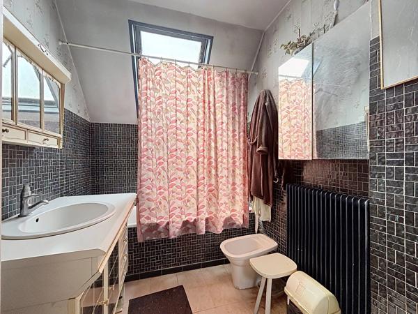 Vente                                                      Maison
                        
                     7 pièces                      118 m2                     à Yerres