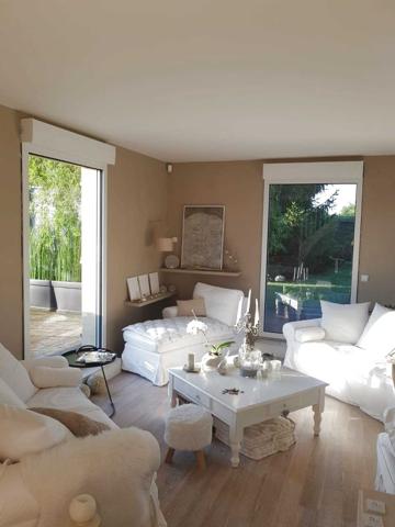 Maison
                                                                                                                                                                                                                                                                                                                        5 pièce(s)                                                                                                                                                                                                          3 chambre(s)                                                                                                                                                                                                          145  m²