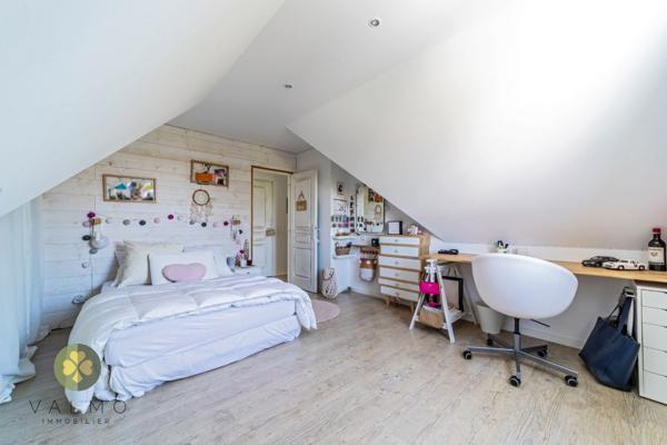 Maison
                                                                                                                                                                                                                                                                                                                        5 pièce(s)                                                                                                                                                                                                          3 chambre(s)                                                                                                                                                                                                          145  m²