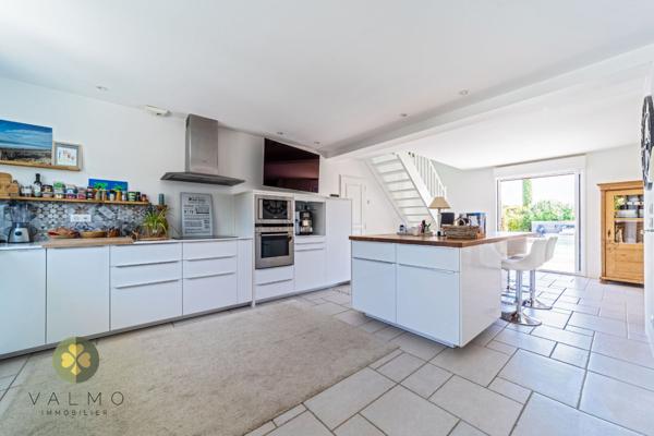 Maison
                                                                                                                                                                                                                                                                                                                        5 pièce(s)                                                                                                                                                                                                          3 chambre(s)                                                                                                                                                                                                          145  m²
