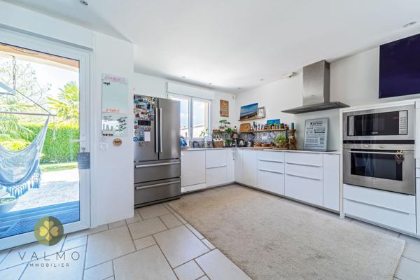 Maison
                                                                                                                                                                                                                                                                                                                        5 pièce(s)                                                                                                                                                                                                          3 chambre(s)                                                                                                                                                                                                          145  m²