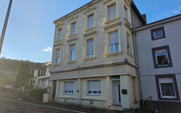 Immeuble à vendre    12 pièces • 300 m2 Knutange