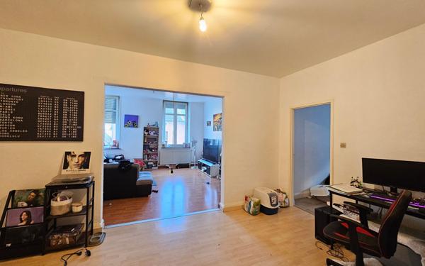 Immeuble à vendre    12 pièces • 300 m2 Knutange