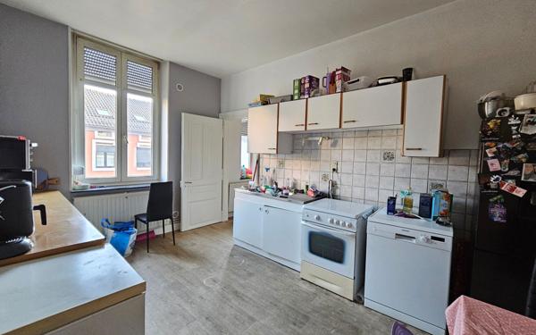 Immeuble à vendre    12 pièces • 300 m2 Knutange