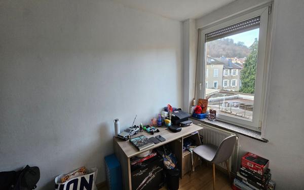 Immeuble à vendre    12 pièces • 300 m2 Knutange