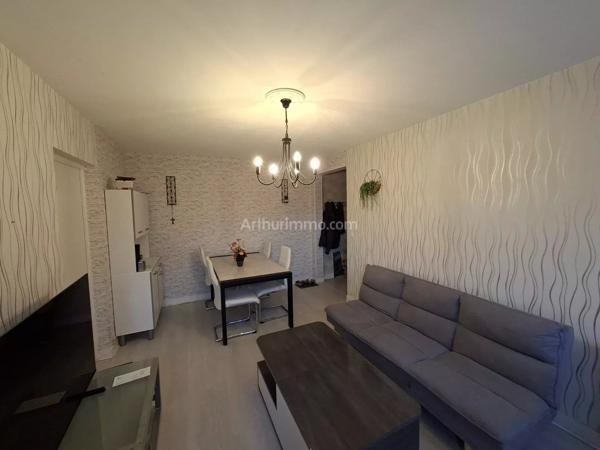 Vente                                                      Appartement
                        
                     2 pièces                      47 m2                     à Gisors