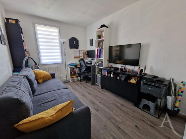 Appartement F3 à Mantes La Jolie avec bacon terrasse et parkings en sous-sol