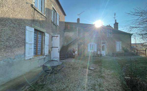 Maison à vendre    9 pièces •  Ainay-le-Château