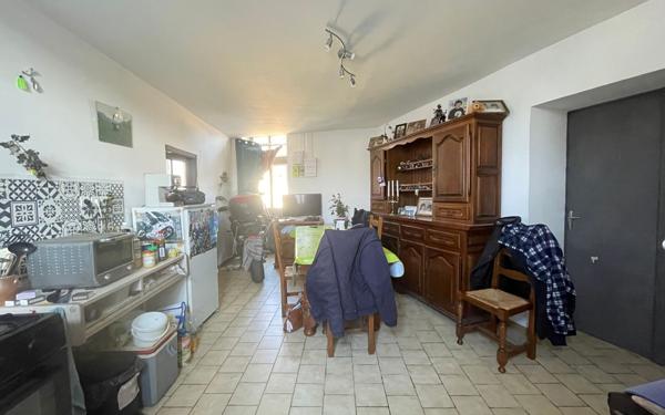 Maison à vendre    9 pièces •  Ainay-le-Château