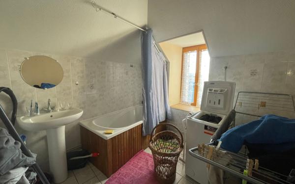 Maison à vendre    9 pièces •  Ainay-le-Château