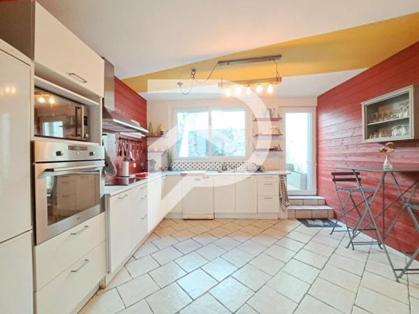 Immeuble 8 pièces 145 m2