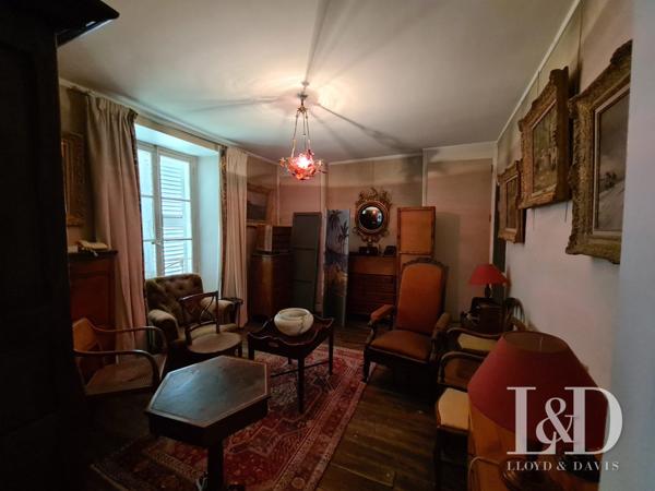 Bâtisse en pierre du 17ème siècle