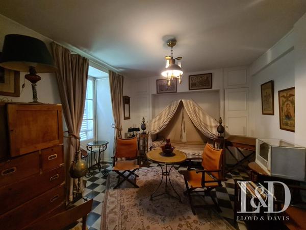 Bâtisse en pierre du 17ème siècle