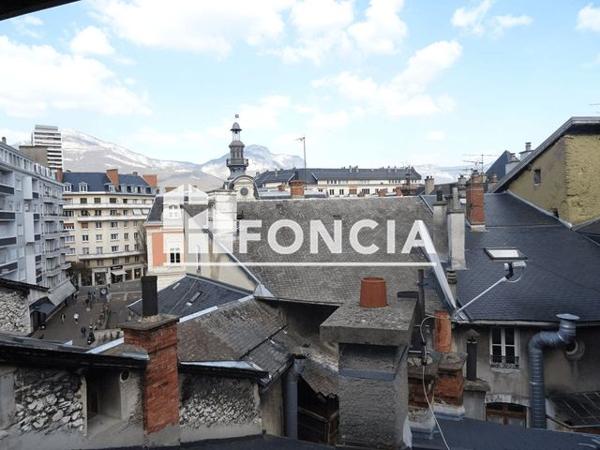 Location Appartement 2 pièces 67.4 m² - 6 RUE DU SENAT Chambery 73000
