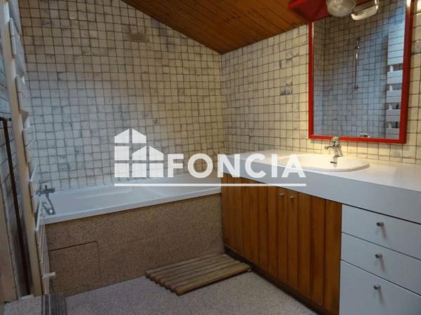 Location Appartement 2 pièces 67.4 m² - 6 RUE DU SENAT Chambery 73000