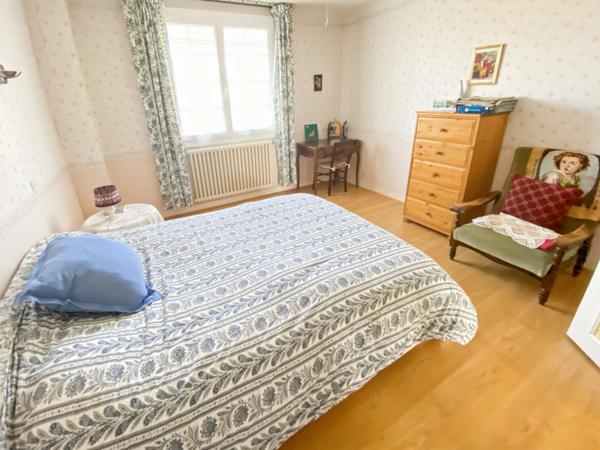 Dpt Gers (32), à vendre BARCELONNE DU GERS Maison T6 de 192 m² habitables normes PMR + 2 vérandas + grand garage sur 1670 m² de terrain, au bout d'une impasse, au calme