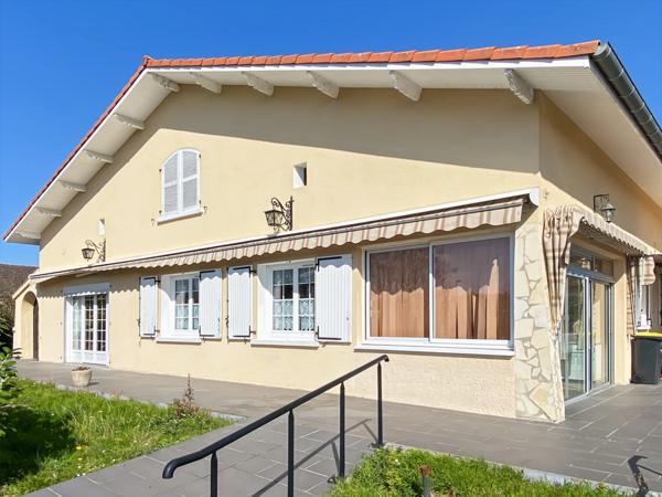 Dpt Gers (32), à vendre BARCELONNE DU GERS Maison T6 de 192 m² habitables normes PMR + 2 vérandas + grand garage sur 1670 m² de terrain, au bout d'une impasse, au calme