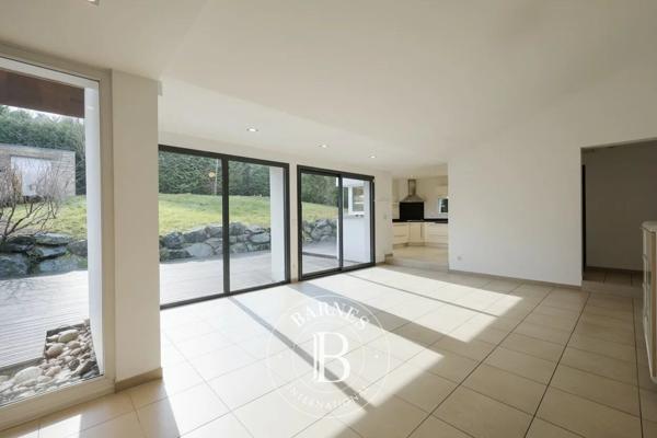 Chantraine, Maison 4 Chambres -  280 m² à vendre