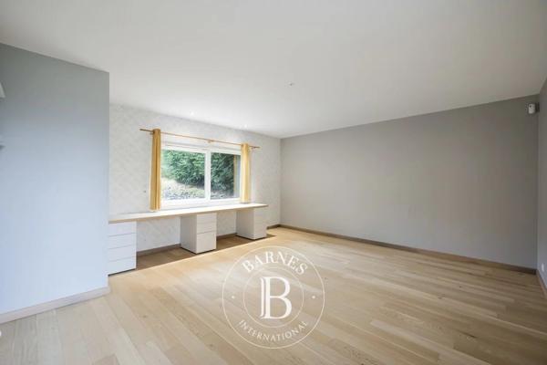 Chantraine, Maison 4 Chambres -  280 m² à vendre