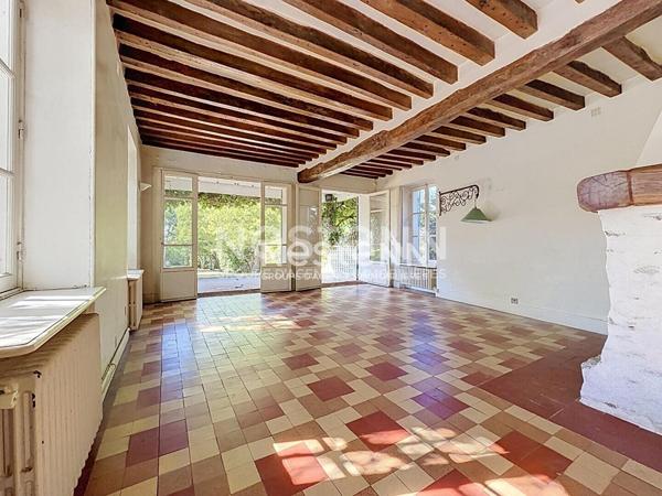 Propriété familiale de caractère à vendre sur la commune de Nerville-la-Forêt - 200m², 6 chambres