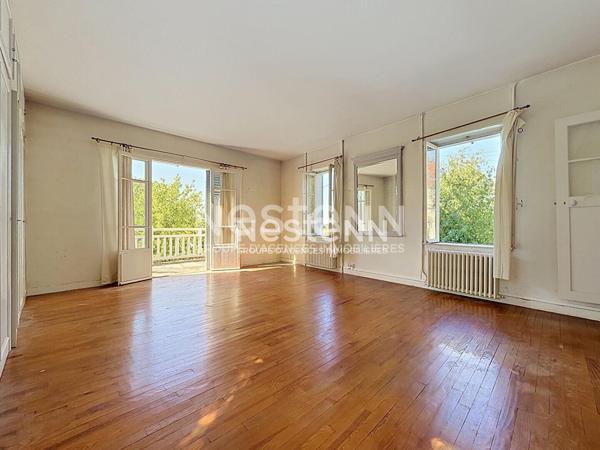 Propriété familiale de caractère à vendre sur la commune de Nerville-la-Forêt - 200m², 6 chambres
