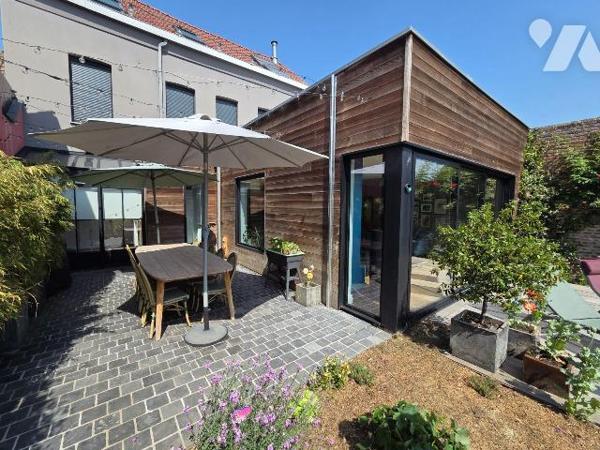 A 30mn de LILLE, propriété d'exception au c?ur d'HAZEBROUCK (59190), à découvrir chez DWD notai...