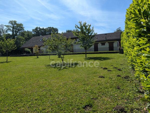 Proche Bletterans – Maison familiale de 210 m² avec extension récente, grands volumes et terrain clos